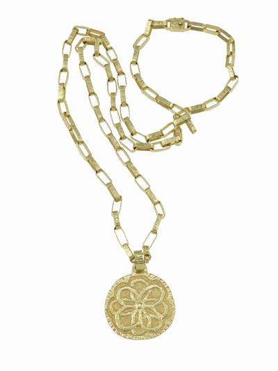 Sforza, Lunga catena con pendente in oro giallo 750/1000