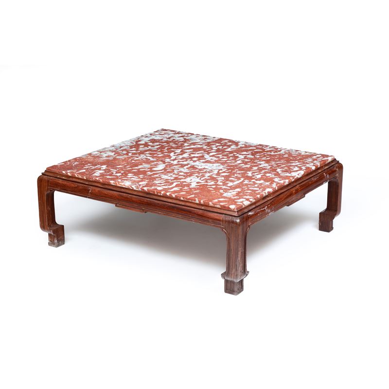 Tavolino basso in stile orientale con piano in marmo  - Auction Antique - Cambi Casa d'Aste