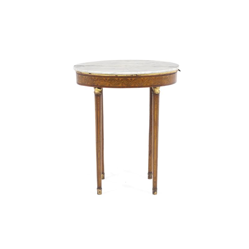 Tavolino in legno intarsiato con piano in marmo bianco. XIX secolo  - Asta Antiquariato - Cambi Casa d'Aste