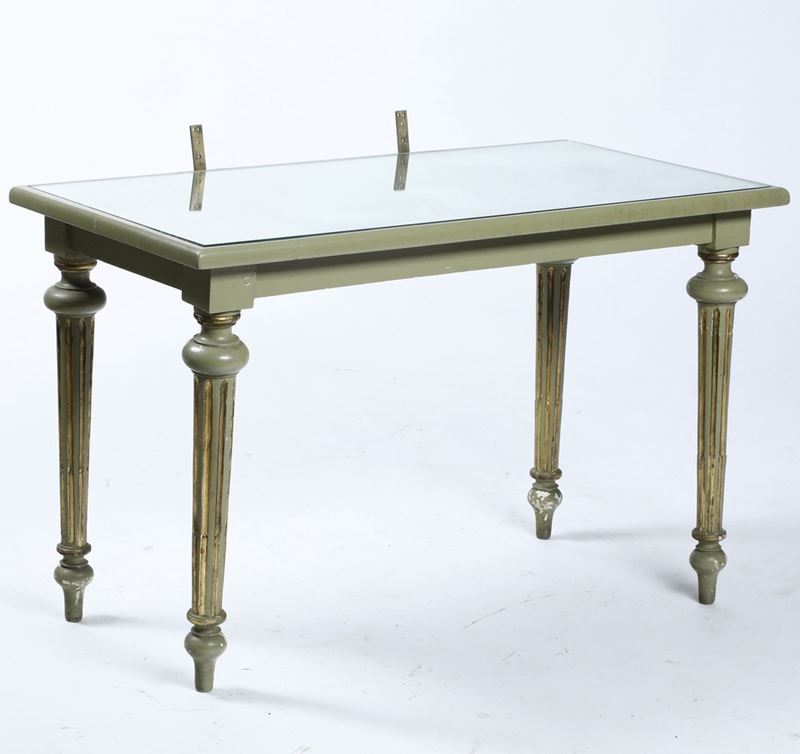 Tavolo in legno dipinto con piano in specchio  - Asta Antiquariato  - Cambi Casa d'Aste