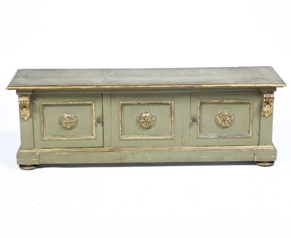 Base di specchiera. XX secolo