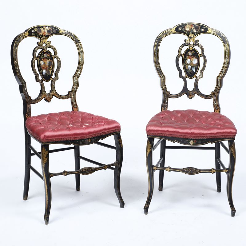Coppia di sedie Napoleone III in legno ebanizzato, dipinto ed intarsiato. XIX secolo  - Asta Antiquariato  - Cambi Casa d'Aste