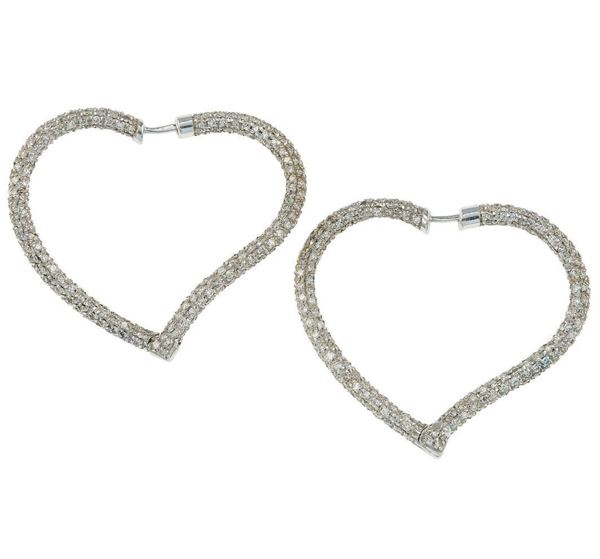 Pair of diamond and gold earrings