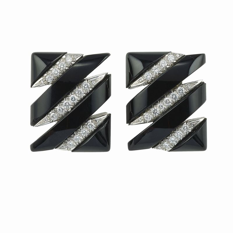 Diamond and onyx earclips. Signed Capello  - Auction Fine Jewels - Cambi Casa d'Aste