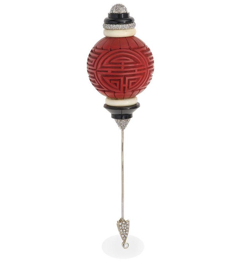 Lacquer, onyx, resin and diamond pin  - Auction Jewels - Cambi Casa d'Aste