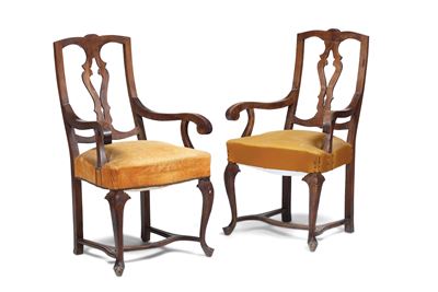 Quattro Seggioloni in Legno. XIX Secolo