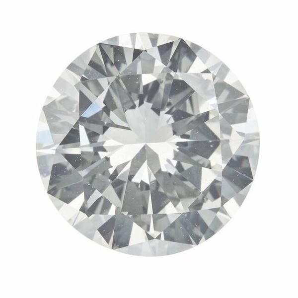 Diamante taglio brillante di ct 6.91, colore O-P, caratteristiche interne VS1, fluorescenza UV debole azzurra