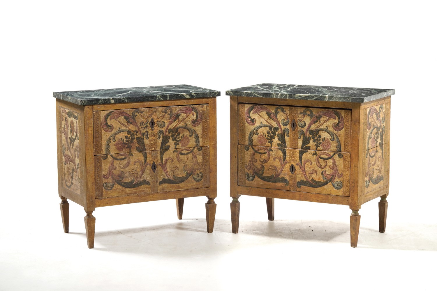 Coppia di Cassettoni in Legno Dipinto. XIX Secolo