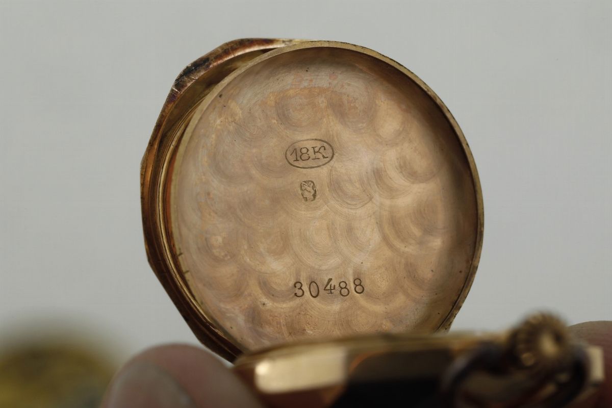 Lotto di 3 Monachine con Cassa in Oro (due 18k, uno 12k) e uno in Metallo