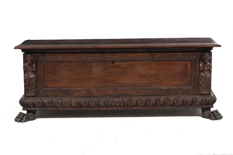 Cassapanca in legno intagliato. XVIII secolo  - Asta Antiquariato - Cambi Casa d'Aste