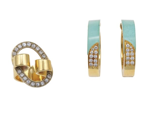 Diamond and gold ring and pair of earrings