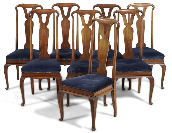 Otto sedie con schienale a cartella. XIX secolo