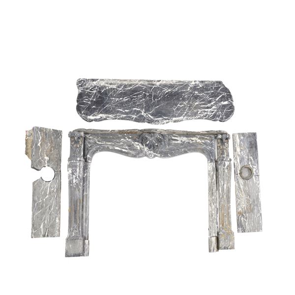 Camino in marmo grigio