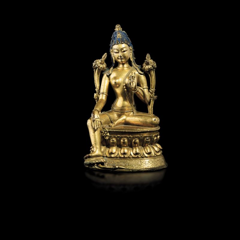 A gilt bronze Shyamatara, Tibet, 1600s  - Auction Fine Chinese Works of Art - Cambi Casa d'Aste