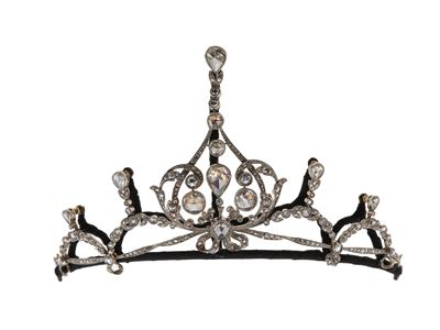 Tiara in montatura in platino con diamanti di vecchio taglio e diamanti taglio rosa