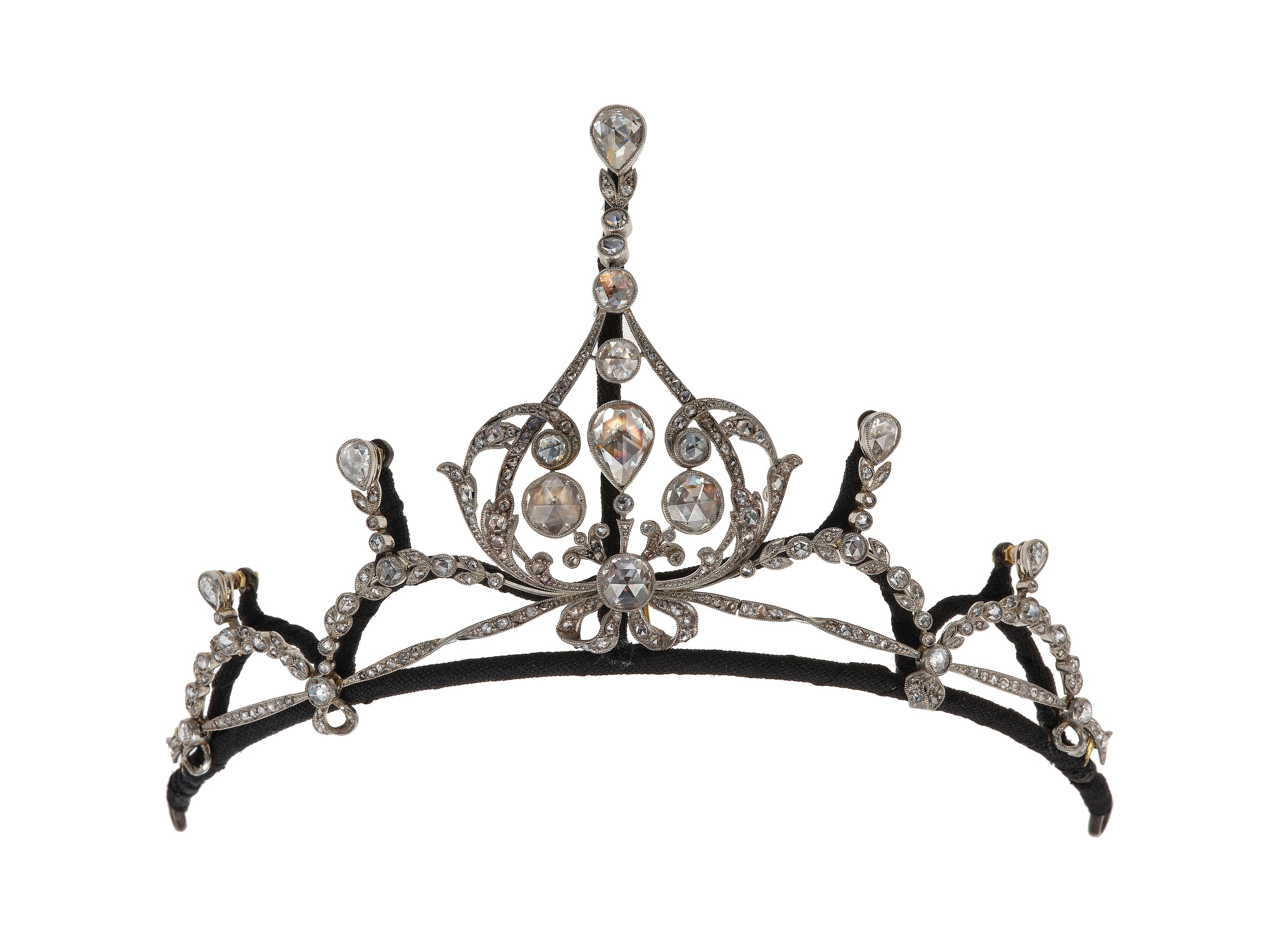 Tiara in montatura in platino con diamanti di vecchio taglio e diamanti taglio rosa