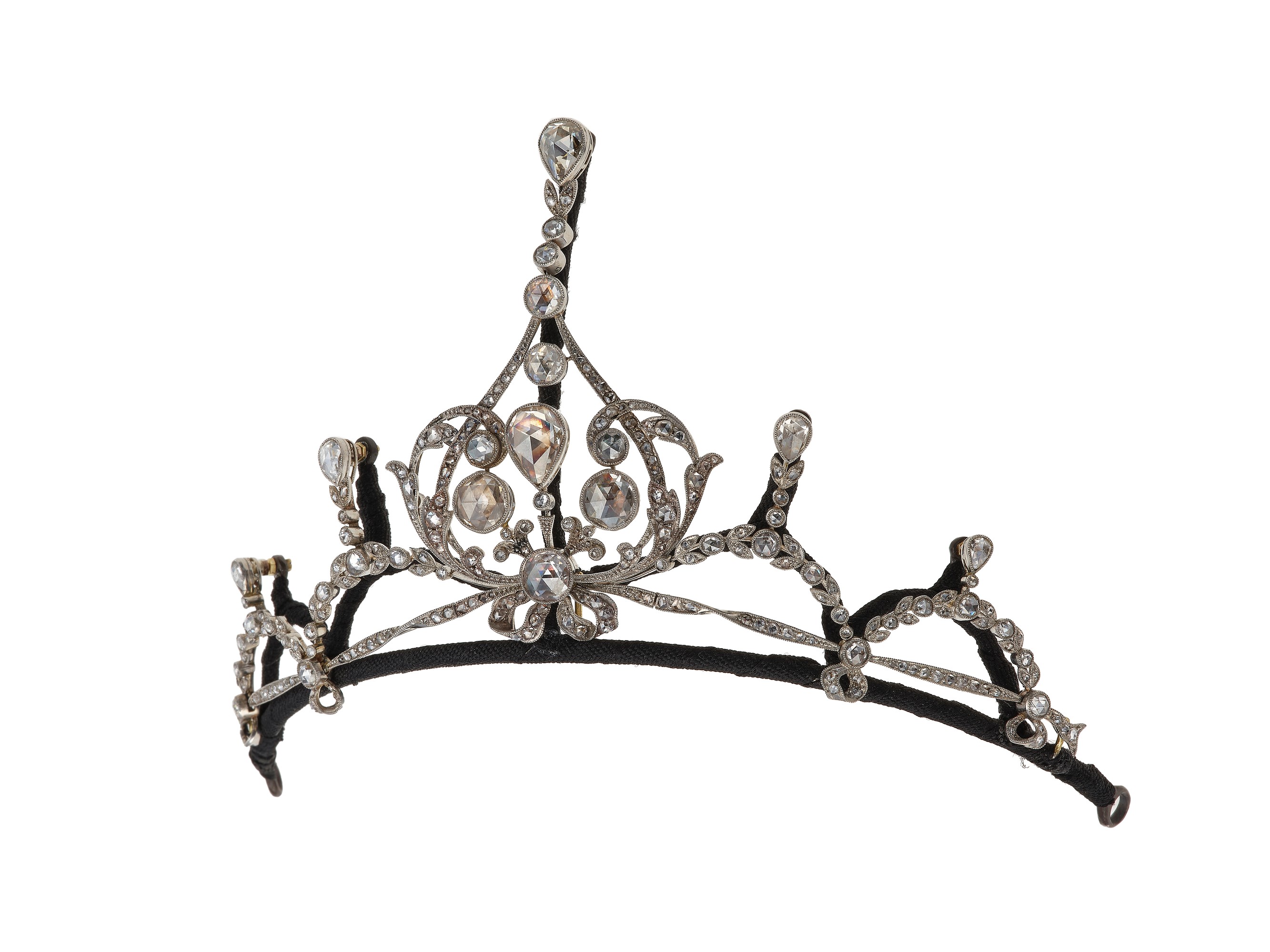 Tiara in montatura in platino con diamanti di vecchio taglio e diamanti taglio rosa