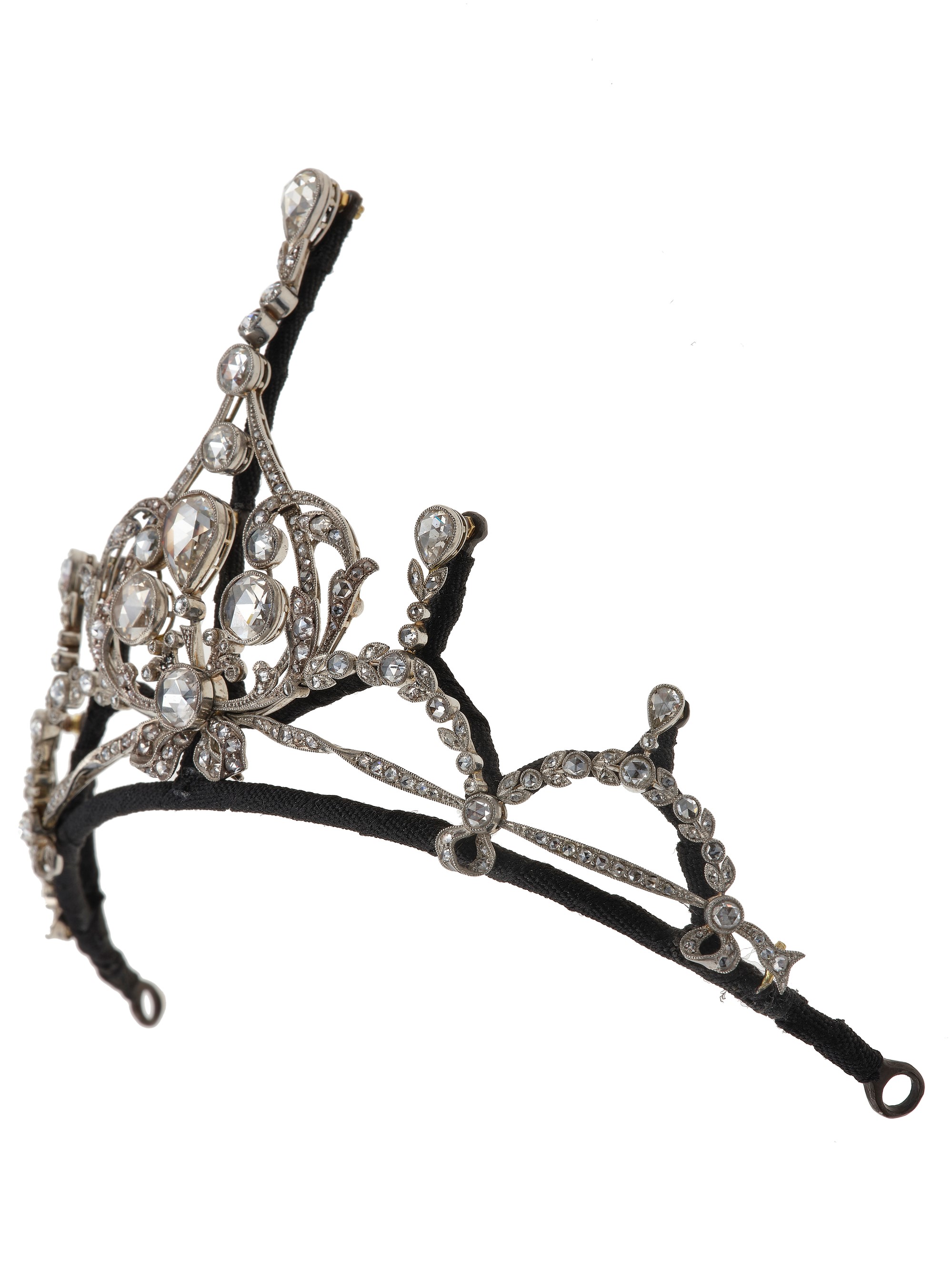 Tiara in montatura in platino con diamanti di vecchio taglio e diamanti taglio rosa