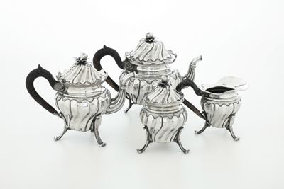 Servizio da Tè e Caffè di Gusto Barocchetto. Argenteria Italiana del XX Secolo