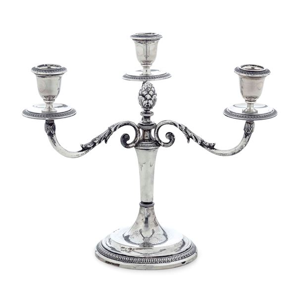Candelabro a tre fiamme. Argenteria italiana del XX secolo