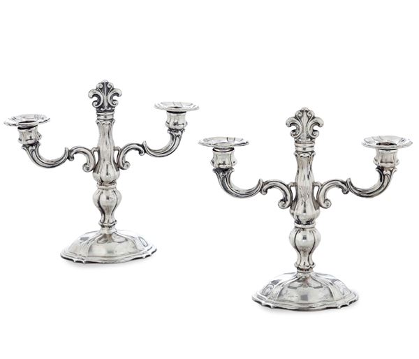 Coppia di doppieri. Argenteria italiana del XX secolo. Argentiere Castaudi & Gautiero, Vercelli