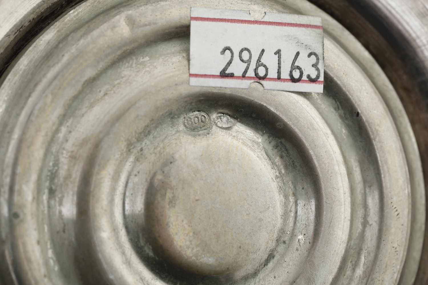 Coppia di Candelabri a 5 Luci. Argenteria Italiana del XX Secolo