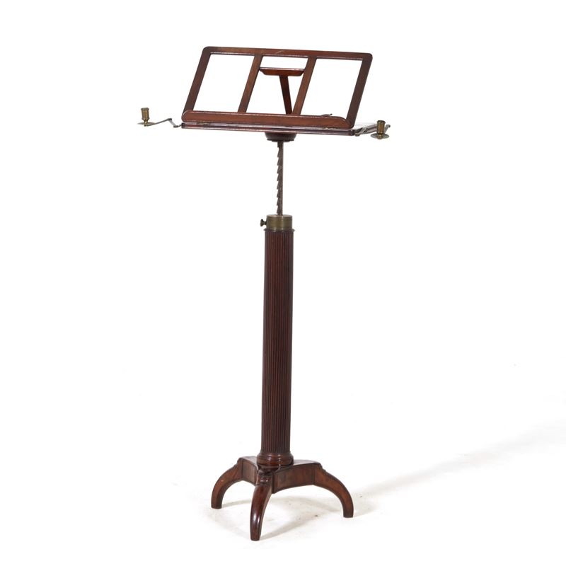 Leggio in legno intagliato. XIX-XX secolo  - Auction Antique - Cambi Casa d'Aste