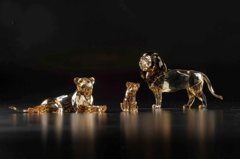 Famiglia di leoni Swarovski “Akili” scs edizione annuale 2016  - Auction Swarovski: Crystalized Elegance - Cambi Casa d'Aste