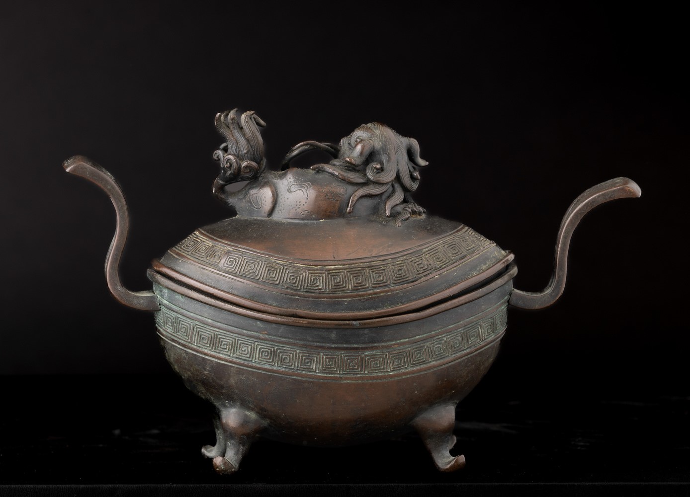 Incensiere in bronzo, figura di cane di Pho a presa del coperchio, Cina, Dinastia Qing (Qianlong,...