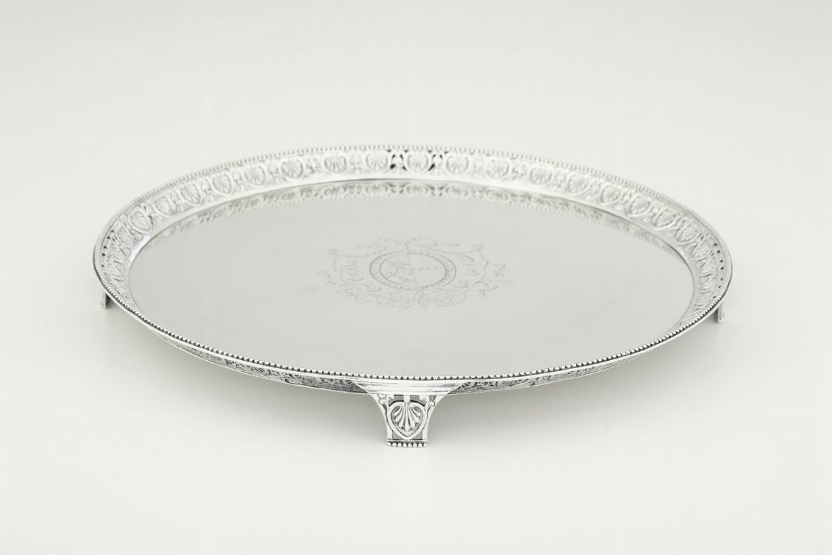 Salver. Londra 1776. Argentiere John Crouch & Thomas Hannam
