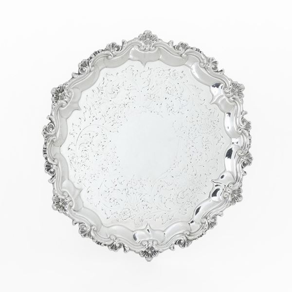 Salver. Londra 1841. Marchio dell'argentiere consunto