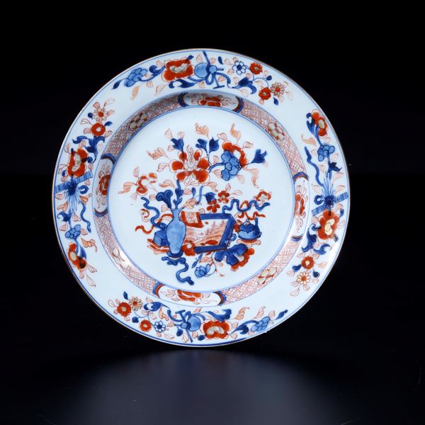 Piatto in porcellana Imari, Giappone, XVIII secolo