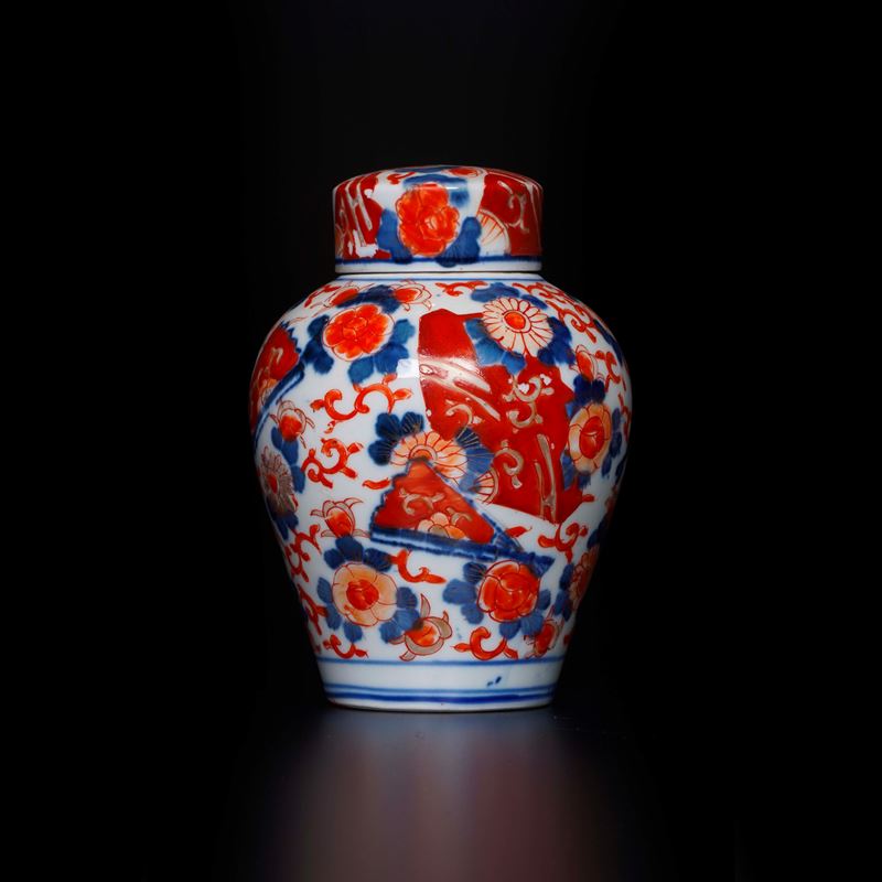 Vasetto porcella Imari, Giappone VIII secolo  - Asta Antiquariato - Cambi Casa d'Aste