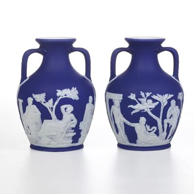Coppia di Vasi “portland”.inghilterra, Manifattura Wedgwood, 1900 Circa.