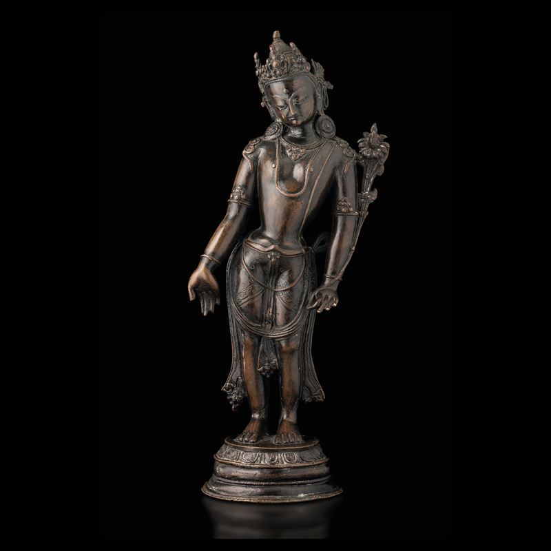 Figura di Padmapani stante in bronzo, Nepal, XVII secolo  - Asta Fine Chinese Works of Art - Cambi Casa d'Aste