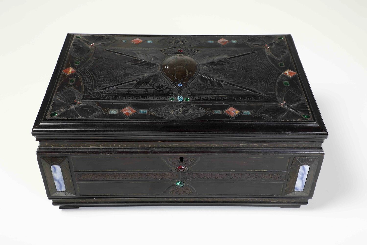Scrigno in Ebano Scolpito Decorato con Pietre Dure e Semipreziose Datato 1880