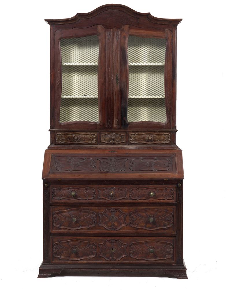 Ribalta a tre cassetti con alzata a giorno in legno intagliato. XIX-XX secolo  - Auction Antique - Cambi Casa d'Aste