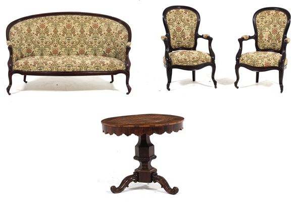 Salottino composto da divano, due poltrone, tavolino con piano intarsiato, XIX secolo