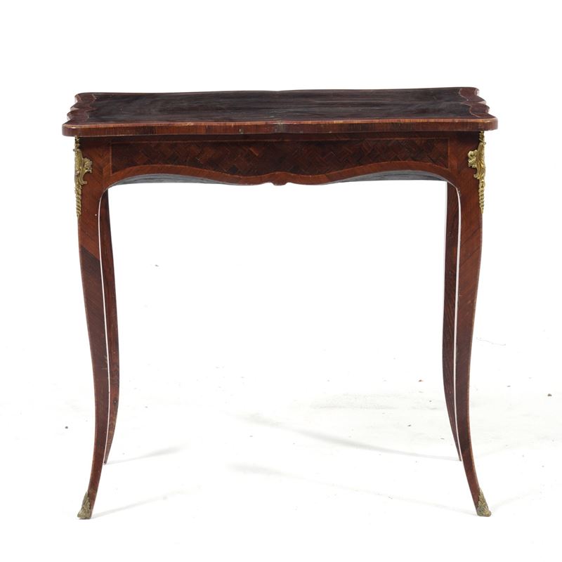 Tavolino lastronato con applicazioni di bronzo dorati. XIX secolo  - Asta Antiquariato - Cambi Casa d'Aste