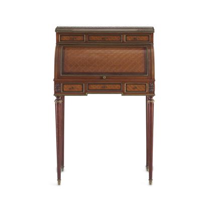Bureau a Rullo Intarsiato in Varie Essenze con Profilature e Piedi in Ottone. XX Secolo