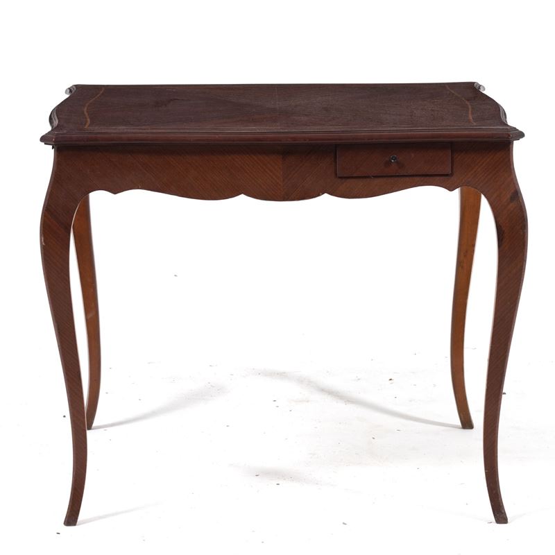 Tavolino da gioco in legno lastroanto. XX secolo  - Auction Antique - Cambi Casa d'Aste