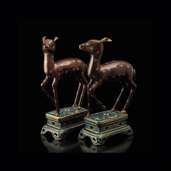 Coppia di figure di cervi cloisonnè, Cina, Dinastia Qing, epoca Jiaqing (1727-1820) 