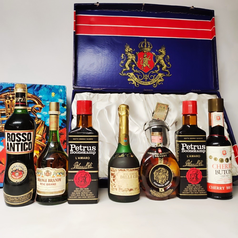 Mix Bar, Liquori, Brandy & Amari