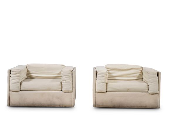 Coppia di poltrone.