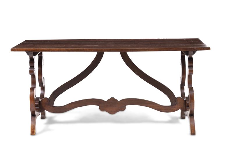 Tavolo in legno con gambe a lira. XIX-XX secolo  - Asta Antiquariato - Cambi Casa d'Aste