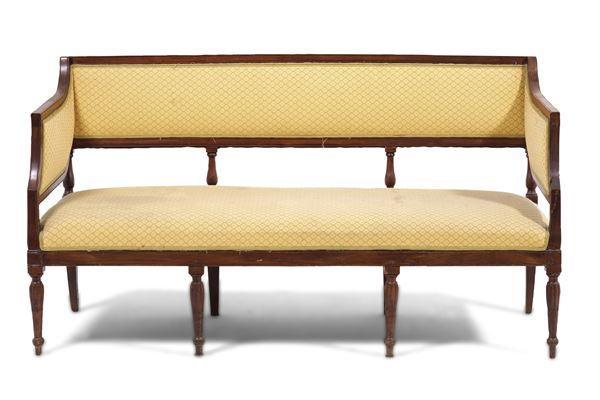 Divanetto in legno intagliato, XIX secolo