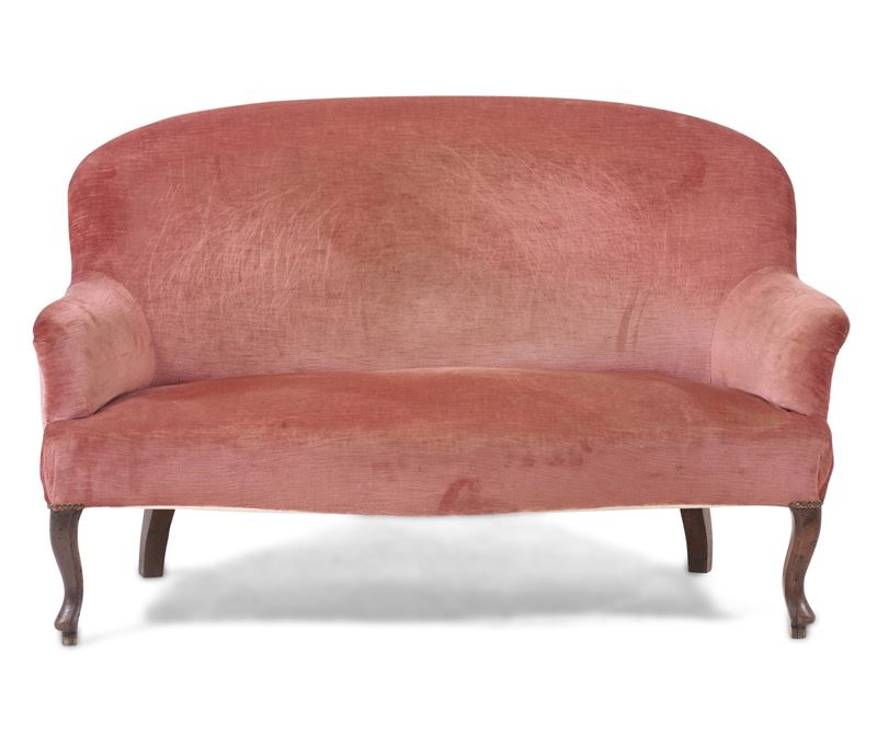 Divano imbottito con gambe in noce. XIX-XX secolo  - Auction Antique - Cambi Casa d'Aste