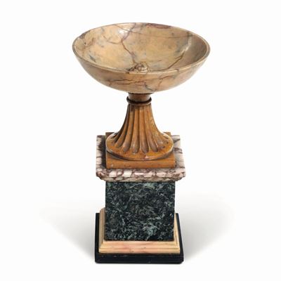 Tazza. Lapicida Neoclassico Italiano del XIX Secolo (roma?)