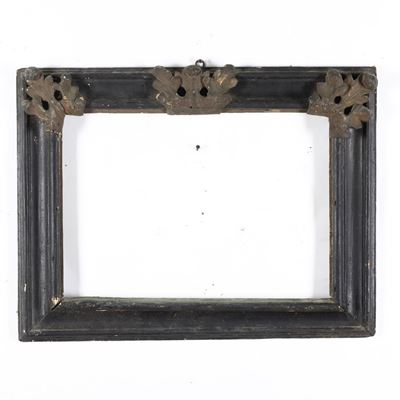 Cornice Ebanizzata con Foglie Intagliate e Dorate. XVII-XVIII Secolo