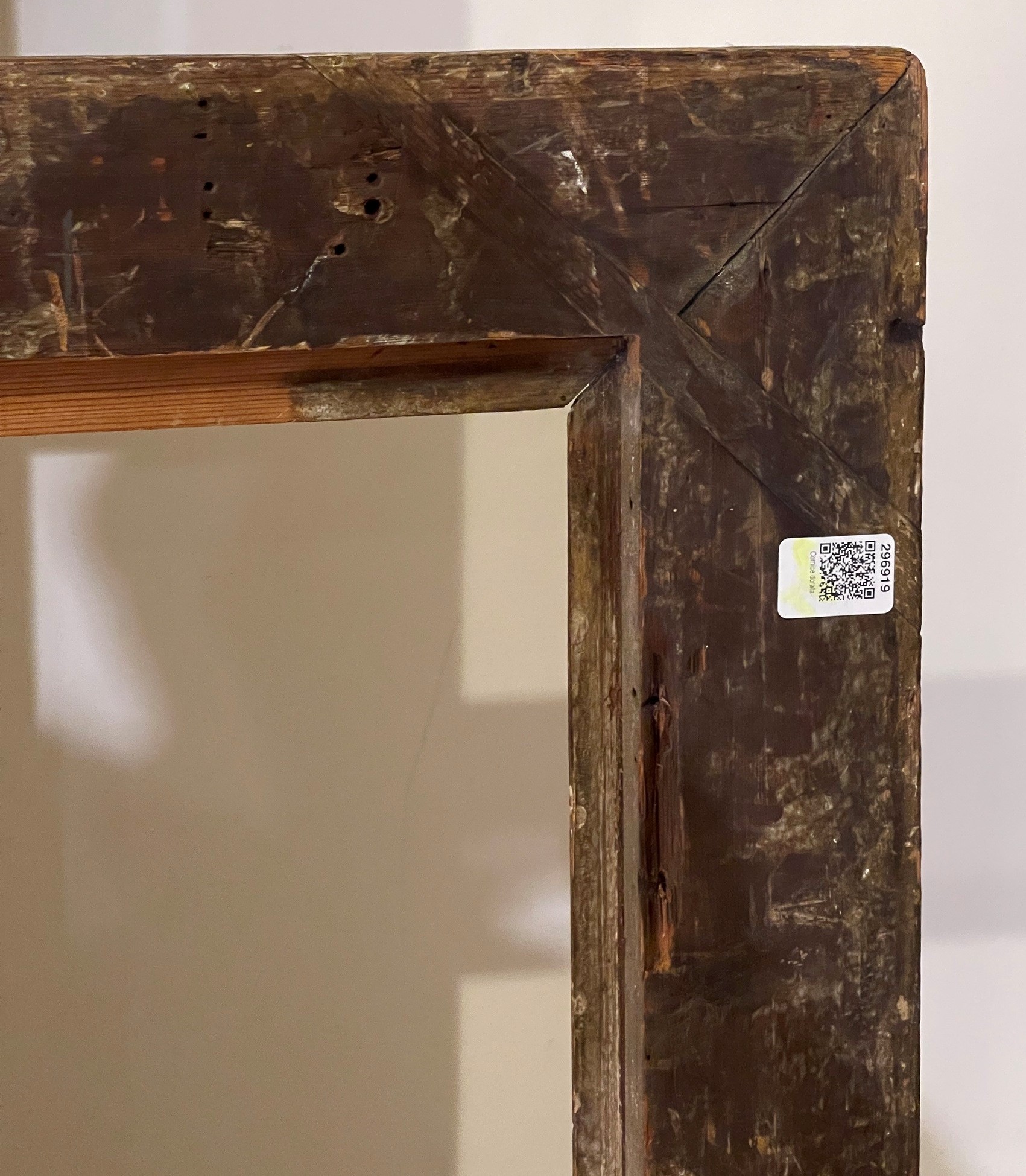 Grande Cornice in Legno Dorato. XVIII Secolo